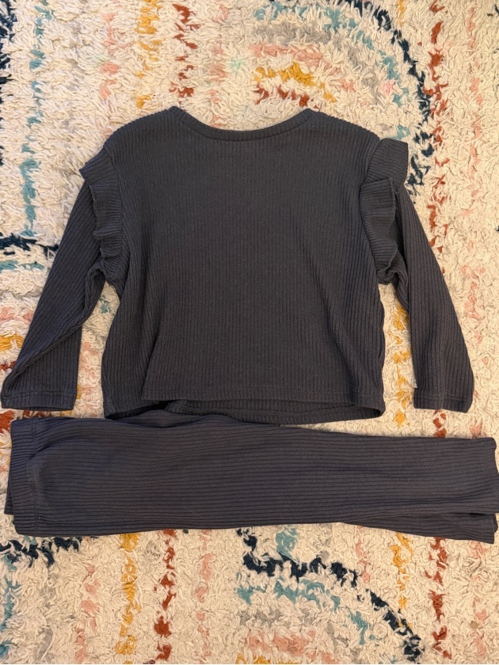 ✨3/$45✨H&M Girls Charcoal Gray Ribbed Sweater & Leggings Set